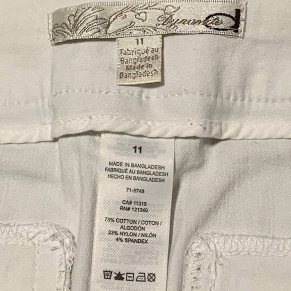 Dynamite | Women's White Shorts Size 11 - Picture 3 of 4